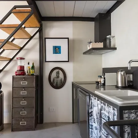 Apartment Plum Guide - En Garde